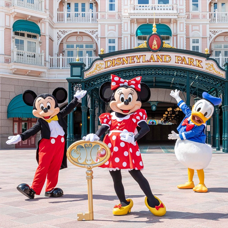 Ingresso para 3 Dias Disneyland Paris com 2 Parques – Livre Acesso ao Walt Disney Studios Park e Disneyland Park - Grátis Cupom para Resgate de 1 Chip Internacional de 2.5GB no site do Parceiro da Promoção (Limite 1 por Pedido) - Mais Informações, Consulte Detalhes do Item - ADULTO (a partir de 12 anos)